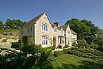 A beautifully presented country house in Wareham positioned with magnificent views overlooking Poole Harbour